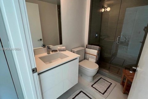 Condo in Sunny Isles Beach, Florida, 2 bedrooms  № 2026711 - photo 20