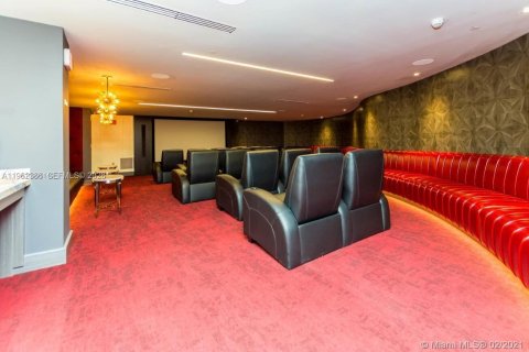 Condo in Sunny Isles Beach, Florida, 2 bedrooms  № 2026711 - photo 29