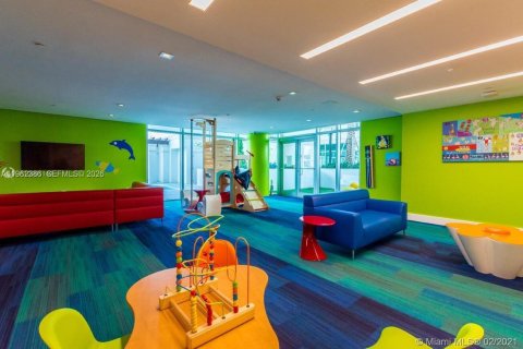 Condo in Sunny Isles Beach, Florida, 2 bedrooms  № 2026711 - photo 28