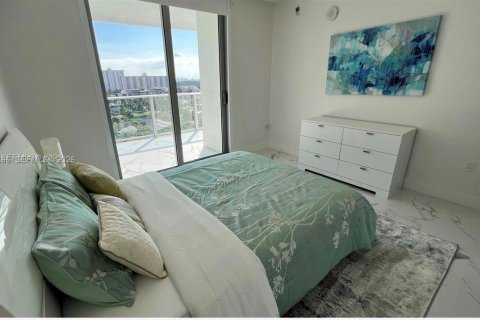 Condo in Sunny Isles Beach, Florida, 2 bedrooms  № 2026711 - photo 21