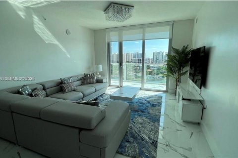 Condo in Sunny Isles Beach, Florida, 2 bedrooms  № 2026711 - photo 6
