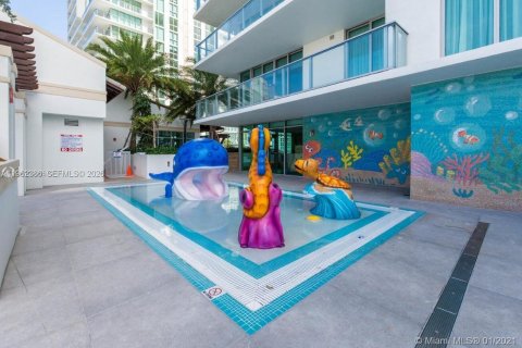 Condo in Sunny Isles Beach, Florida, 2 bedrooms  № 2026711 - photo 27