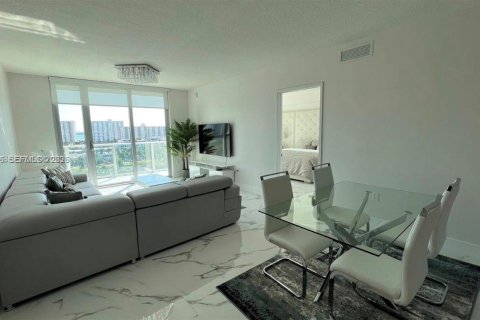 Condo in Sunny Isles Beach, Florida, 2 bedrooms  № 2026711 - photo 5