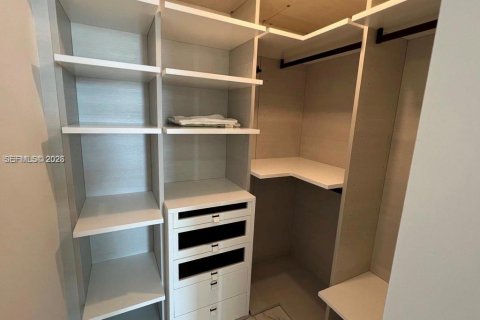 Condo in Sunny Isles Beach, Florida, 2 bedrooms  № 2026711 - photo 30