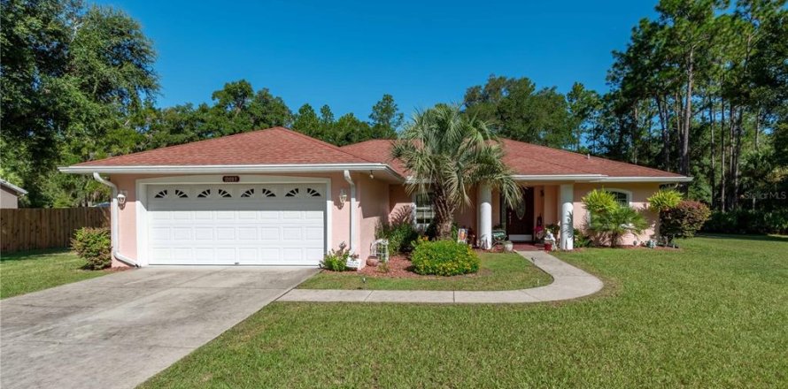 Villa ou maison à Crystal River, Floride 3 chambres, 148.83 m2 № 1909521
