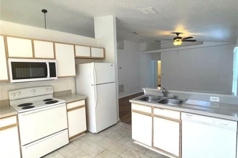 House in Sanford, Florida 3 bedrooms, 102.1 sq.m. № 1776908 - photo 4