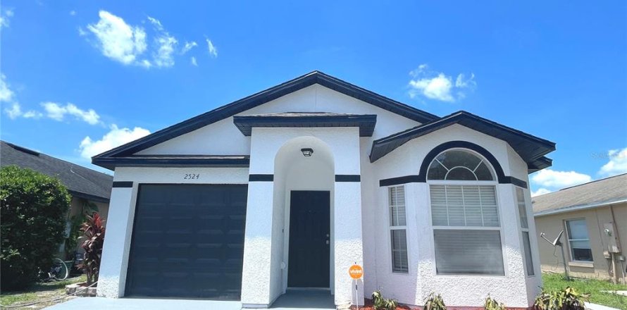 House in Sanford, Florida 3 bedrooms, 102.1 sq.m. № 1776908