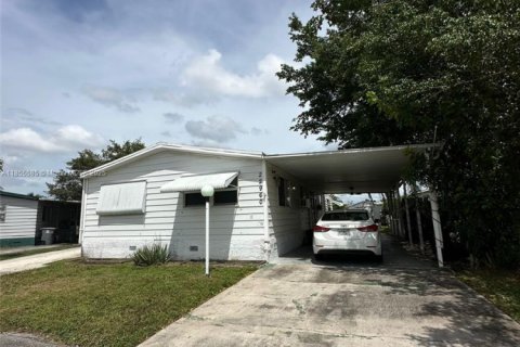 Снять в аренду квартиру в Бока-Ратон, Флорида 3 спальни, 74.69м2, № 1880392 - фото 2