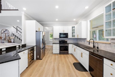 Villa ou maison à vendre à Sarasota, Floride: 5 chambres, 305.56 m2 № 2389095 - photo 19