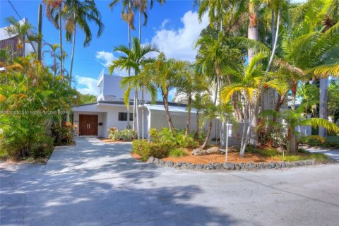 Land in Miami, Florida № 1458524 - photo 2