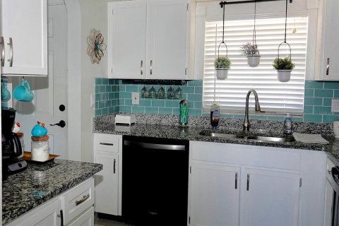 Condo in Port Charlotte, Florida, 2 bedrooms  № 2096517 - photo 23