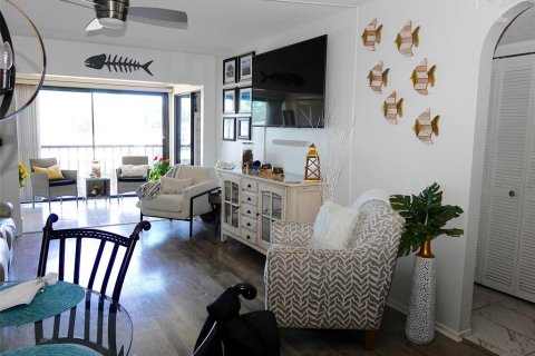 Condo in Port Charlotte, Florida, 2 bedrooms  № 2096517 - photo 4