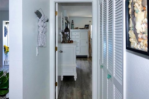 Condo in Port Charlotte, Florida, 2 bedrooms  № 2096517 - photo 12