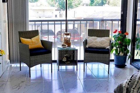 Condo in Port Charlotte, Florida, 2 bedrooms  № 2096517 - photo 11