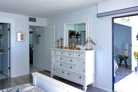 Condo in Port Charlotte, Florida, 2 bedrooms  № 2096517 - photo 16