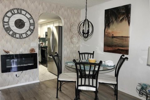 Condo in Port Charlotte, Florida, 2 bedrooms  № 2096517 - photo 5