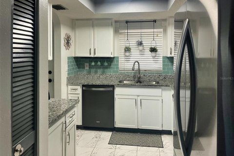 Condo in Port Charlotte, Florida, 2 bedrooms  № 2096517 - photo 22