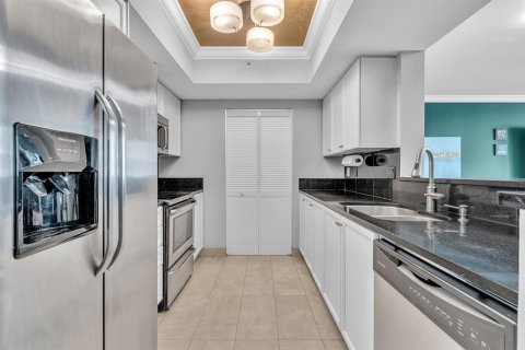 Condo in Boca Raton, Florida, 1 bedroom № 2246624 - photo 5