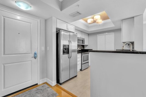 Condo in Boca Raton, Florida, 1 bedroom № 2246624 - photo 9
