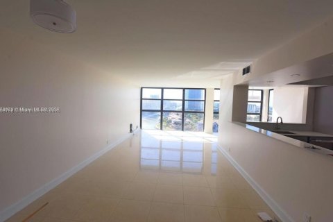 Condo in Hallandale Beach, Florida, 2 bedrooms  № 2082032 - photo 5