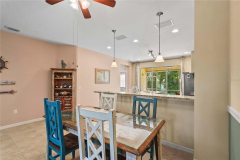 House in Englewood, Florida 3 bedrooms, 144.93 sq.m. № 1722252 - photo 10