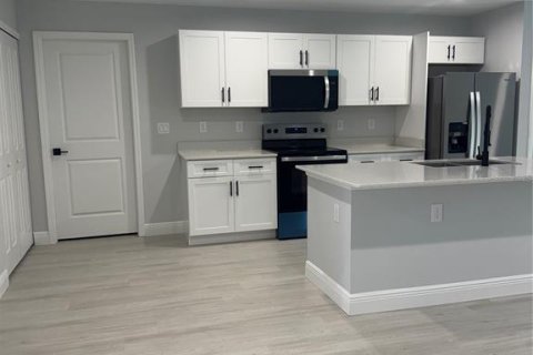 Casa en alquiler en Ocala, Florida, 3 dormitorios, 117.99 m2 № 1854278 - foto 3