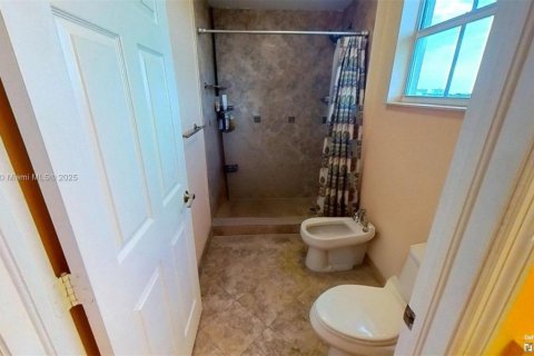 Copropriété à vendre à Miami, Floride: 2 chambres, 120.4 m2 № 1842710 - photo 27
