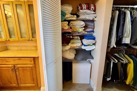 Copropriété à vendre à Miami, Floride: 2 chambres, 120.4 m2 № 1842710 - photo 23