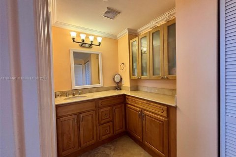 Copropriété à vendre à Miami, Floride: 2 chambres, 120.4 m2 № 1842710 - photo 24