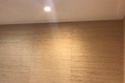 Снять в аренду кондоминиум в Хайалиа, Флорида 2 спальни, 104.61м2, № 2031267 - фото 4