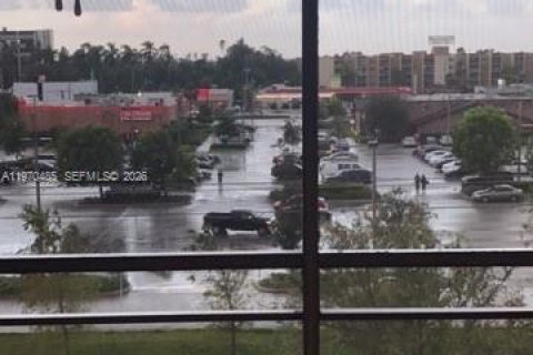 Снять в аренду кондоминиум в Хайалиа, Флорида 2 спальни, 104.61м2, № 2031267 - фото 5