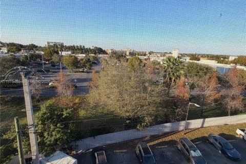 Снять в аренду кондоминиум в Хайалиа, Флорида 2 спальни, 104.61м2, № 2031267 - фото 20