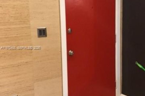 Снять в аренду кондоминиум в Хайалиа, Флорида 2 спальни, 104.61м2, № 2031267 - фото 2