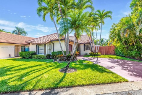 Casa en venta en Pembroke Pines, Florida, 3 dormitorios, 102.75 m2 № 1799426 - foto 2