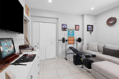 Casa en venta en Pembroke Pines, Florida, 3 dormitorios, 102.75 m2 № 1799426 - foto 21