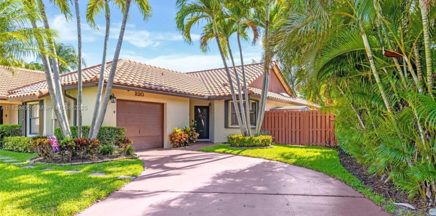 Villa ou maison à Pembroke Pines, Floride 3 chambres, 102.75 m2 № 1799426