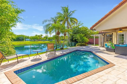 Casa en venta en Pembroke Pines, Florida, 3 dormitorios, 102.75 m2 № 1799426 - foto 12