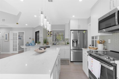 Casa en venta en Pembroke Pines, Florida, 3 dormitorios, 102.75 m2 № 1799426 - foto 28