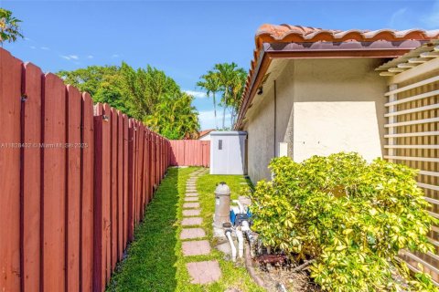 Casa en venta en Pembroke Pines, Florida, 3 dormitorios, 102.75 m2 № 1799426 - foto 10