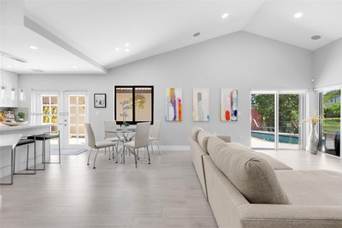 Casa en venta en Pembroke Pines, Florida, 3 dormitorios, 102.75 m2 № 1799426 - foto 29