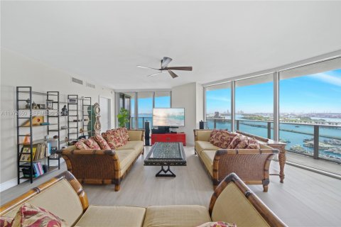 Copropriété à vendre à Miami, Floride: 3 chambres, 187.48 m2 № 2079527 - photo 10