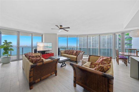 Copropriété à vendre à Miami, Floride: 3 chambres, 187.48 m2 № 2079527 - photo 11