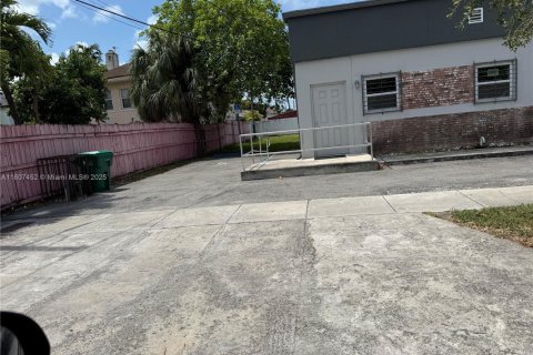 Propiedad comercial en venta en Miami, Florida № 1756389 - foto 5