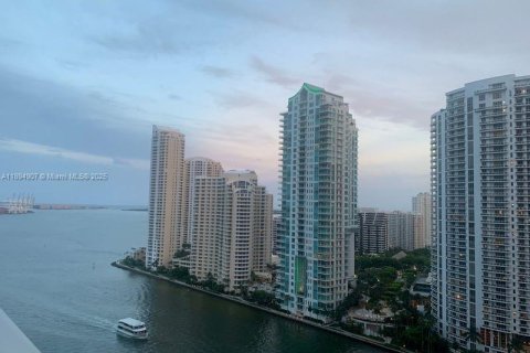 Снять в аренду кондоминиум в Майами, Флорида 2 спальни, 101.36м2, № 1949295 - фото 2