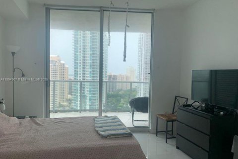 Снять в аренду кондоминиум в Майами, Флорида 2 спальни, 101.36м2, № 1949295 - фото 11