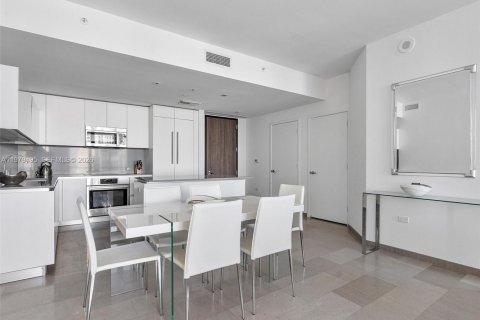 Condo in Miami, Florida, 2 bedrooms № 2088190 - photo 10