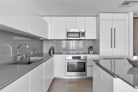 Condo in Miami, Florida, 2 bedrooms № 2088190 - photo 16