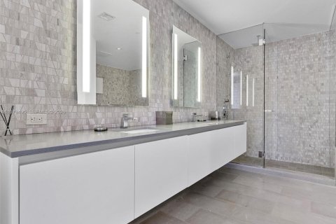 Condo in Miami, Florida, 2 bedrooms № 2088190 - photo 24