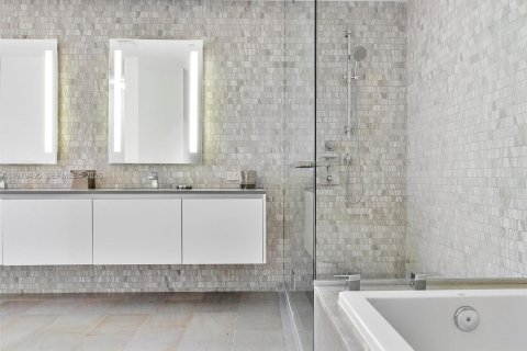 Condo in Miami, Florida, 2 bedrooms № 2088190 - photo 27