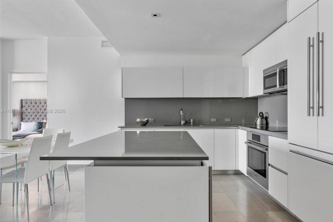 Condo in Miami, Florida, 2 bedrooms № 2088190 - photo 13